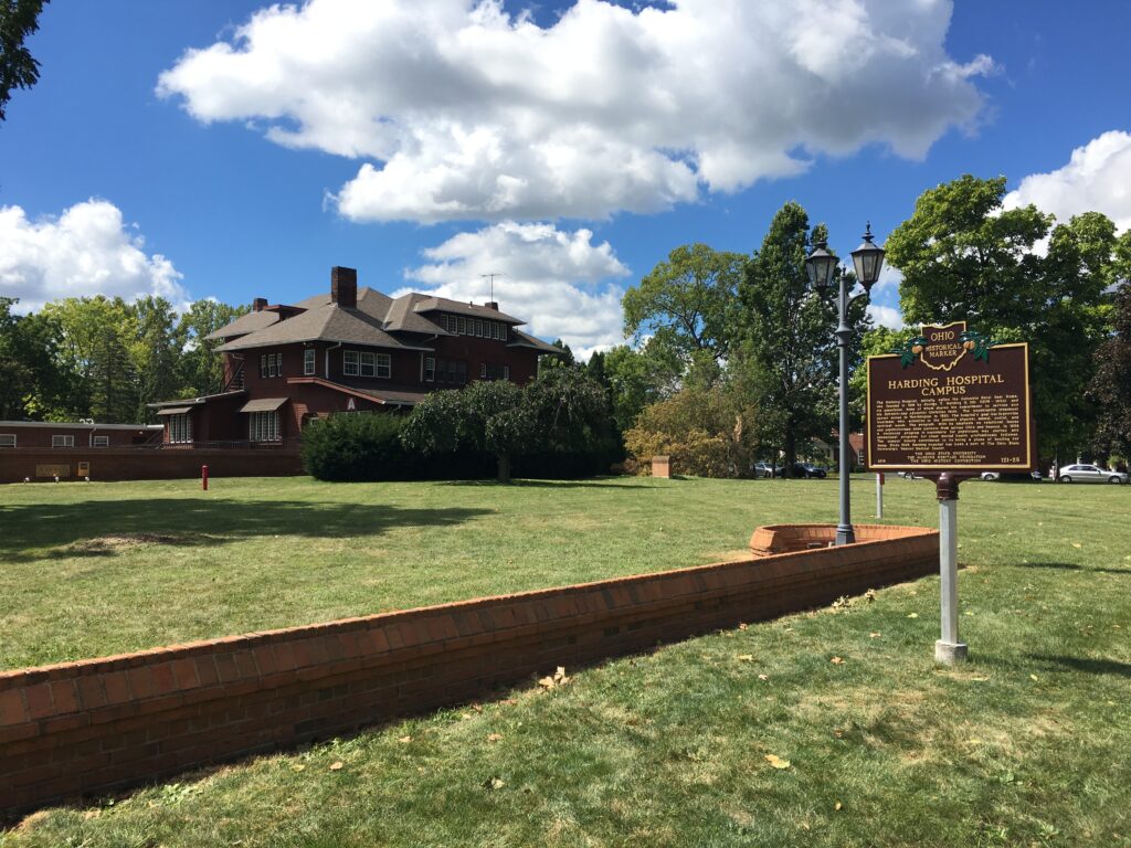 121-25 Harding Hospital Campus 00