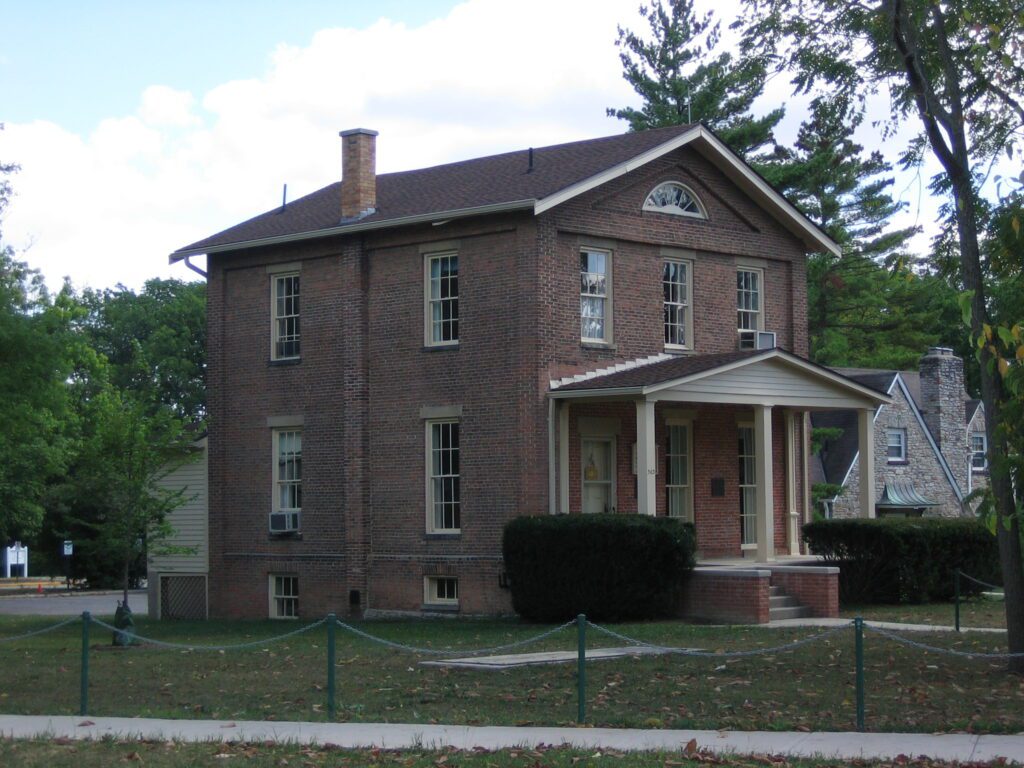 15-9 Langstroth Cottage  Lorenzo Langstroth The Bee-Man of Oxford 00