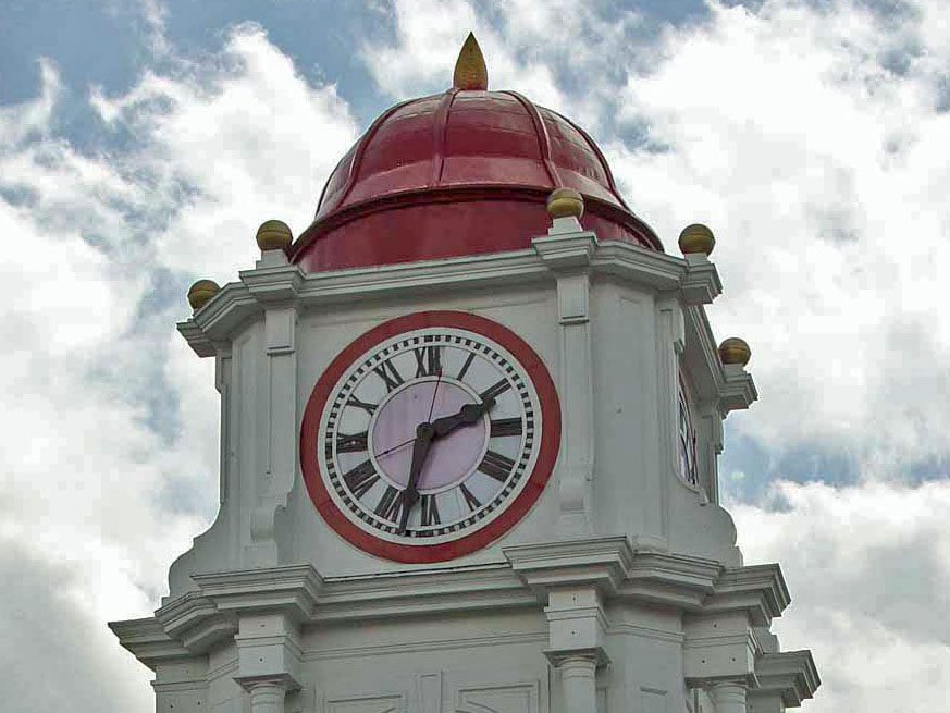 Kennedy Clock – Schoolhouse