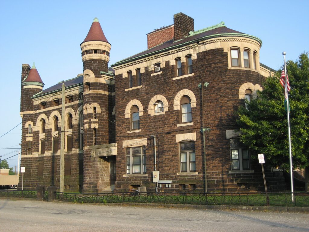 28-45 Licking County Sheriffs Residence Jail 00