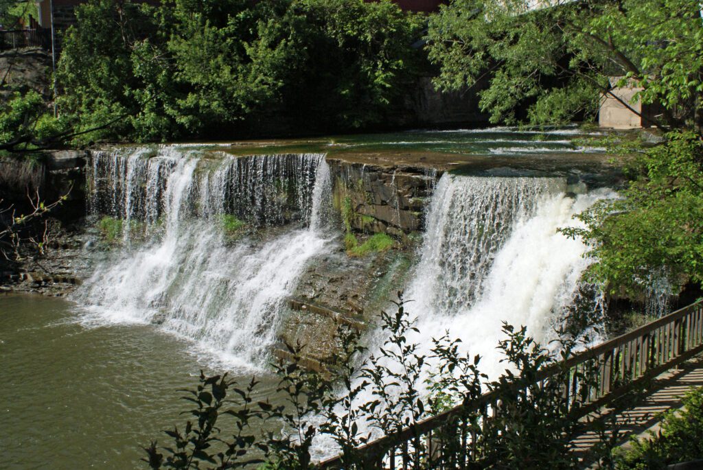 35-18 The Chagrin Rivers High Falls 00