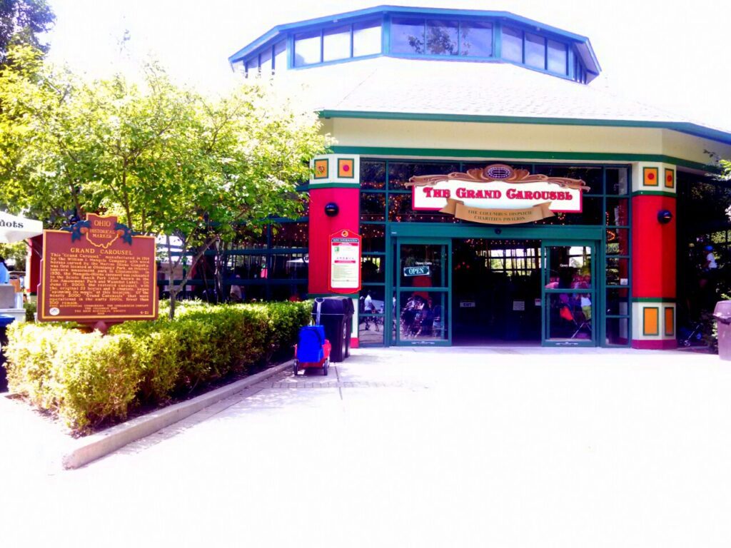 4-21 Grand Carousel 00