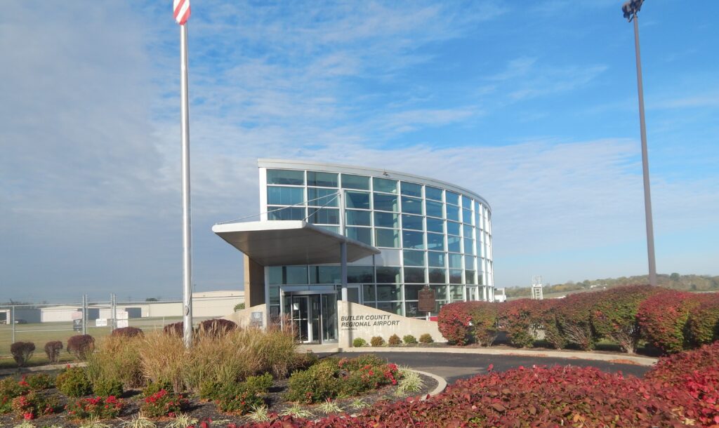 41-9 Hamilton Airport - Hogan Field 00