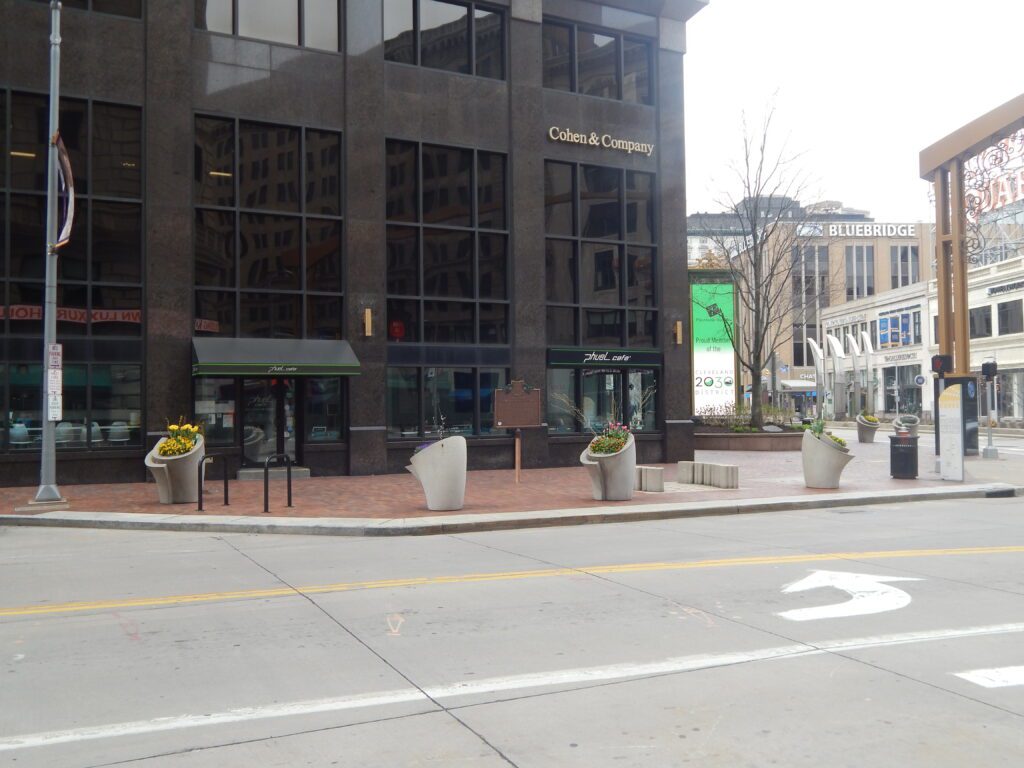 55-18 ABDUL-BAHA and the BAHAI Faith 00