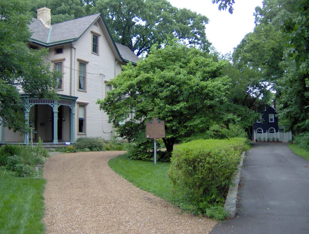 55-31 Boyhood Home of Dr Winthrop Smith Sterling 00