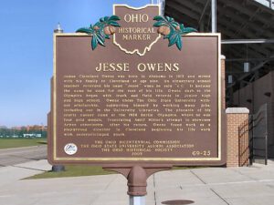 69-25 Jesse Owens 00