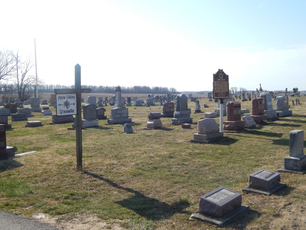 7-19 Annie Oakley 05