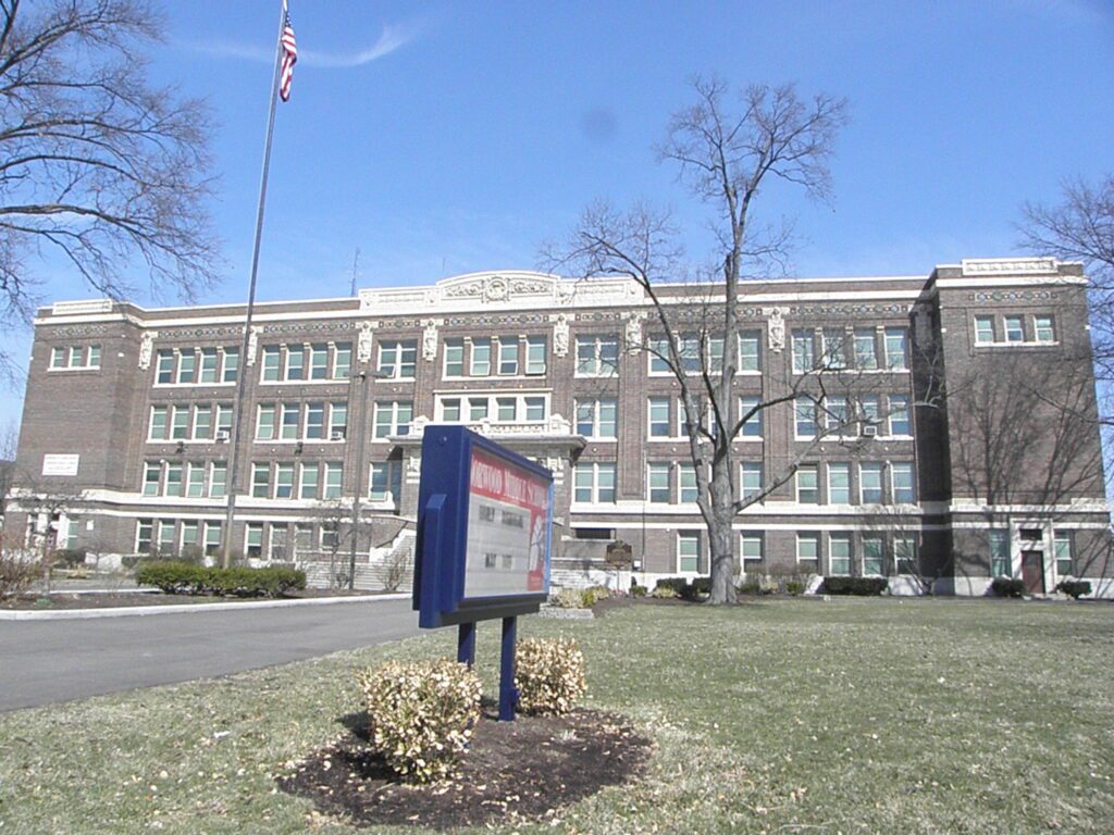 85-31 Norwood High School 00