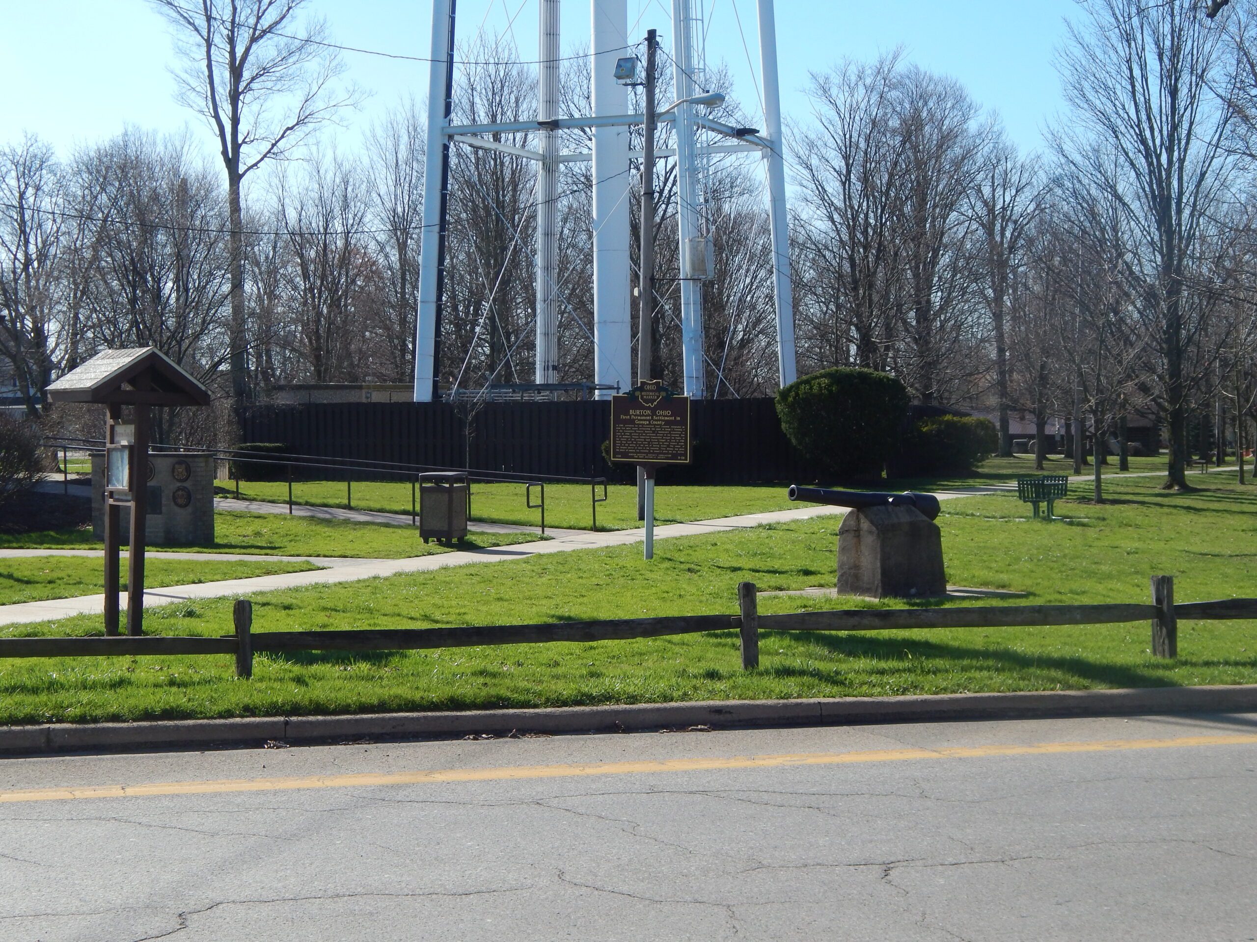 9-28 Burton, Ohio-First Permanent Settlement in Geauga County / The Village  Green - Remarkable Ohio