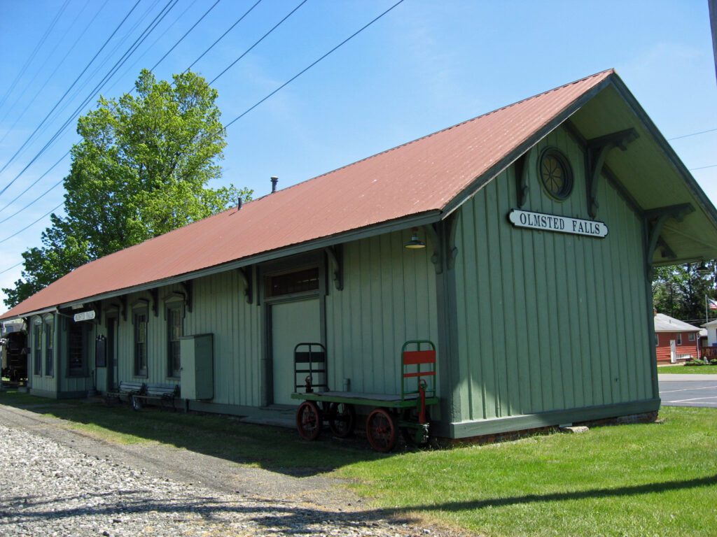 96-18 Olmsted Falls LS  MS Depot 00