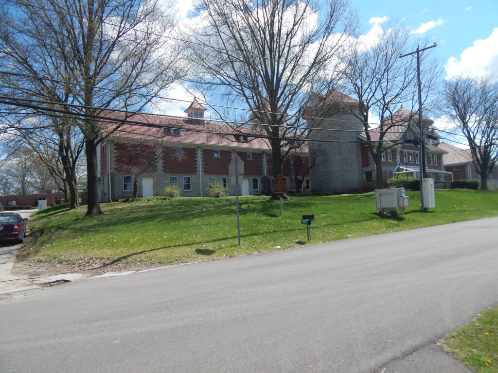 10-77 Anna Dean Farm Barn No 1 00