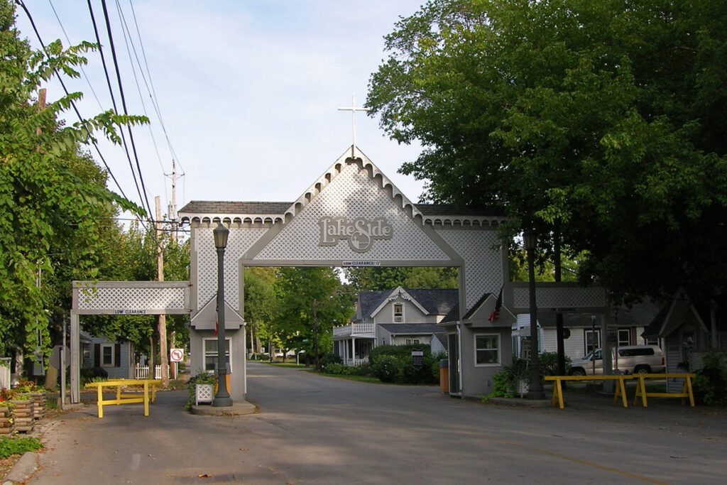 15-62 Lakeside - The Chautauqua of Lake Erie 00