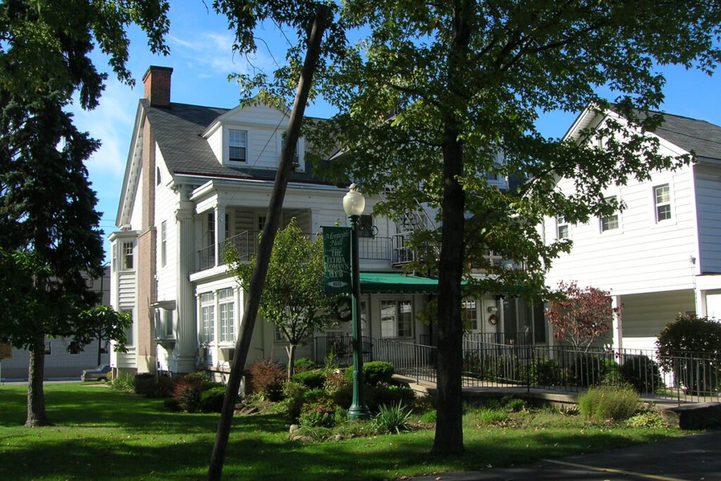 16-47 Monteith Hall 00