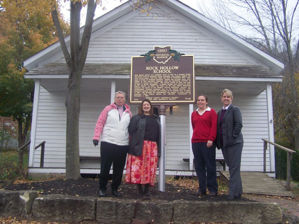 17-58 Rock Hollow School 00