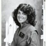 24-77 Astronaut Judith Resnik 00