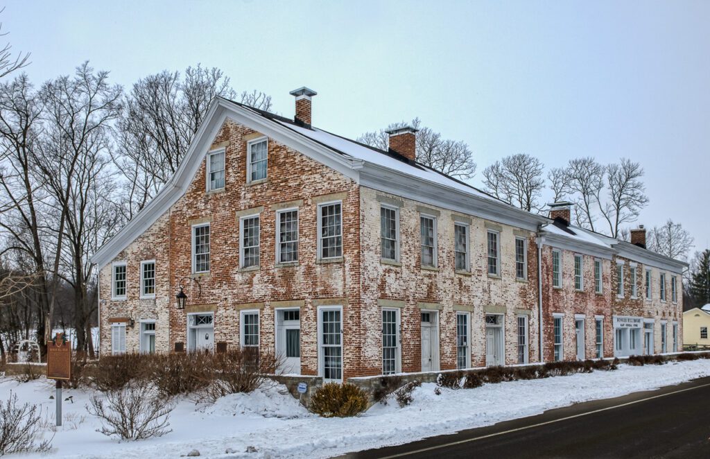 3-68 Bunker Hill House 00