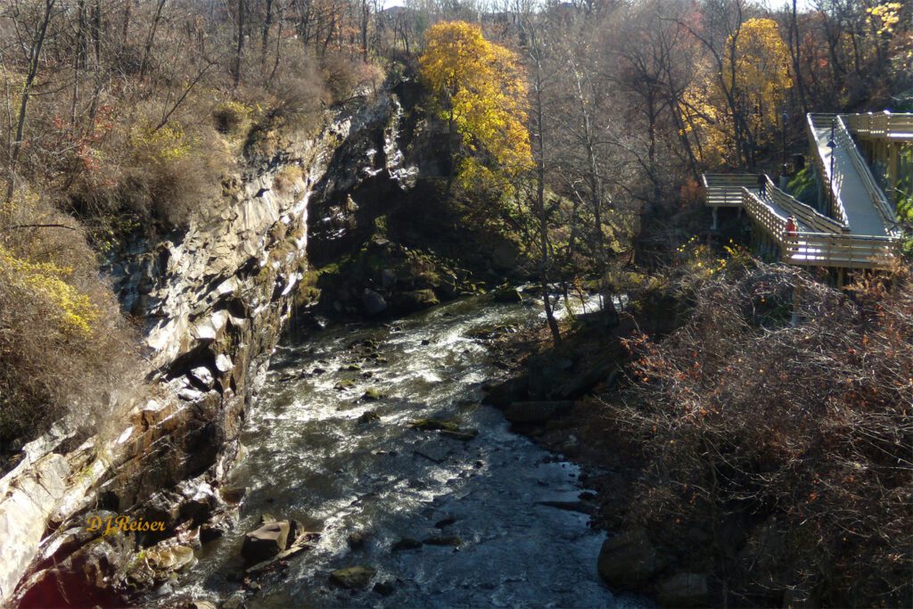 42-77 High Bridge Glens 00