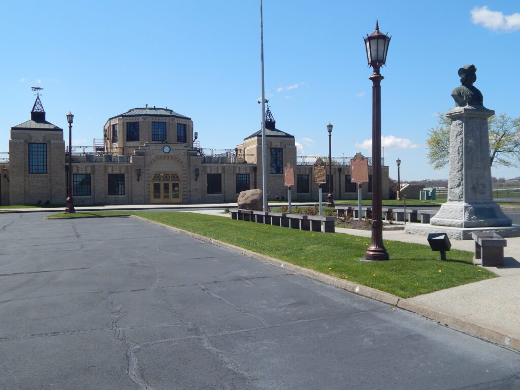 47-77 Akron Fulton Airport Champions Raceway 00