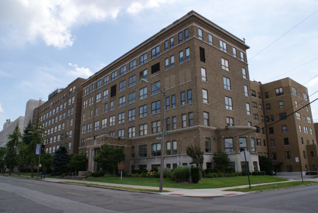 53-48 Mercy Hospital of Toledo Mercy Hospital School of Nursing 00